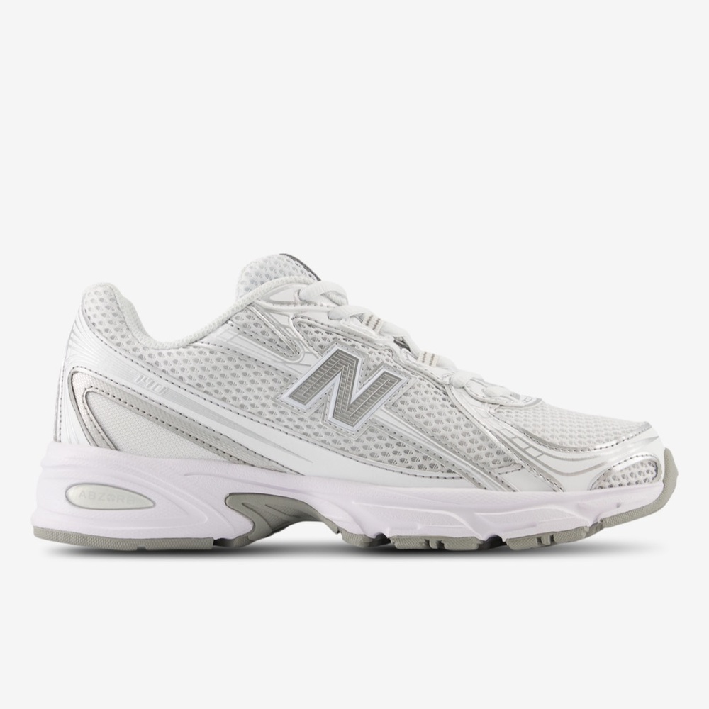 New Balance 740s